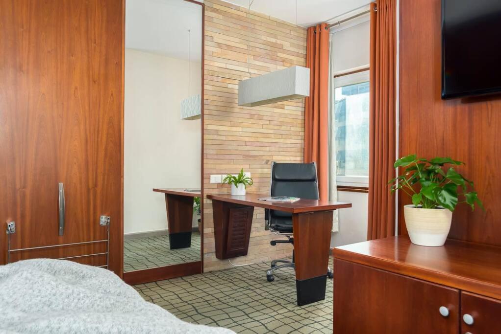 Central Modern City Escape Apartment! Кейптаун Екстериор снимка
