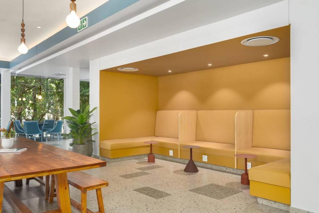 Central Modern City Escape Apartment! Кейптаун Екстериор снимка